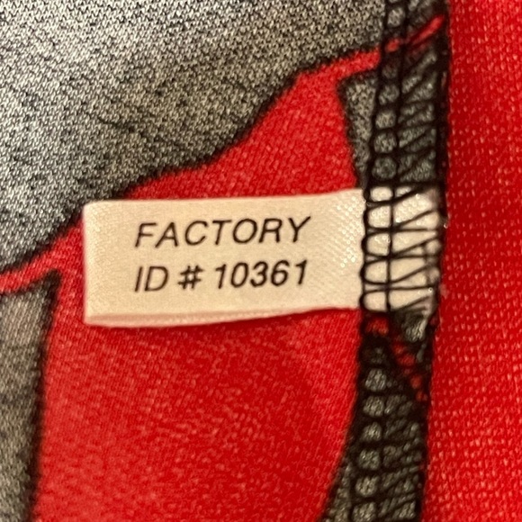 🔥SALE🔥EXPRESS RED & BLACK FLORAL WOMENS MINI SKIRT SZ S EUC - Picture 4 of 5